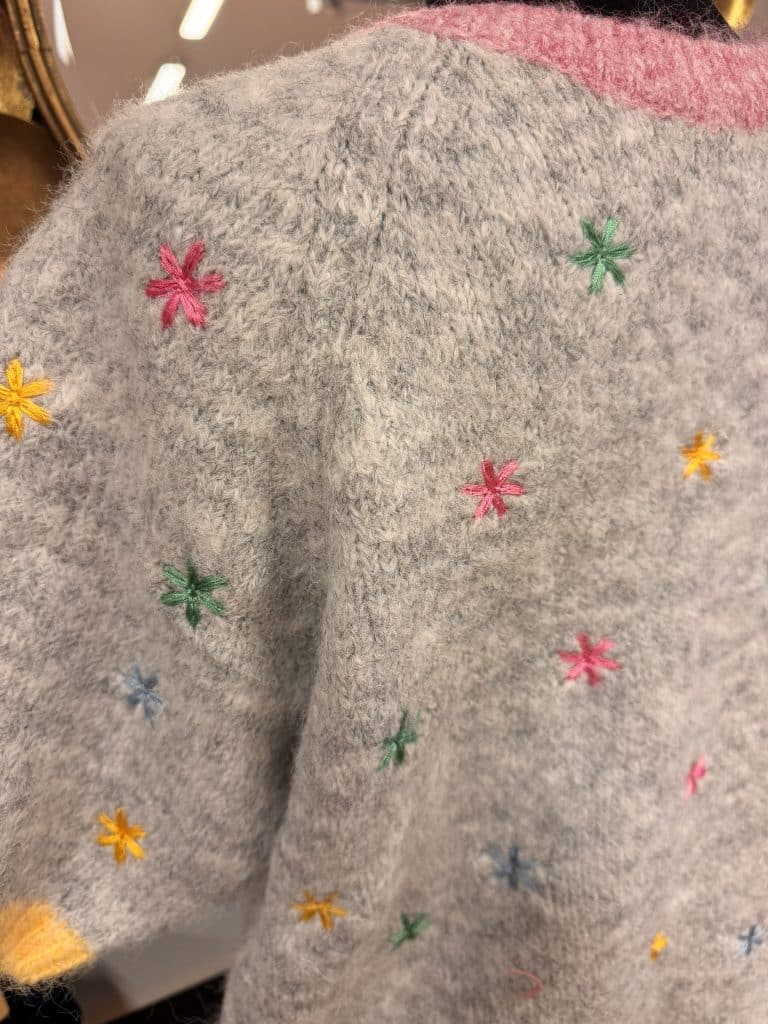 tröja m blommor